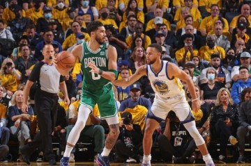 IM体育平台-绿军角色球员状态回落 勇士给双探花出了新难题