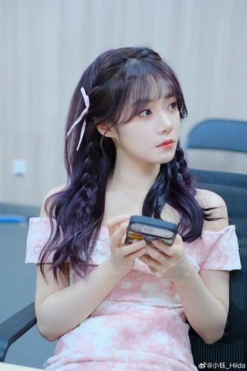 IM体育入口-小钰分手后首度更博：大家放心，有在好好生活